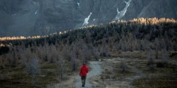 The Adventurer's Guide to the US: Hiking, Biking, and Climbing Destinations for 2025 - Cover Image